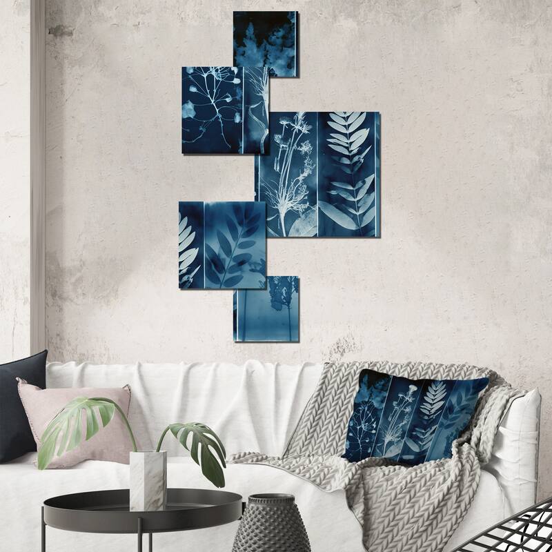 Designart "Retro Wildflowers In Shades Of Blue VI" Floral Living Room